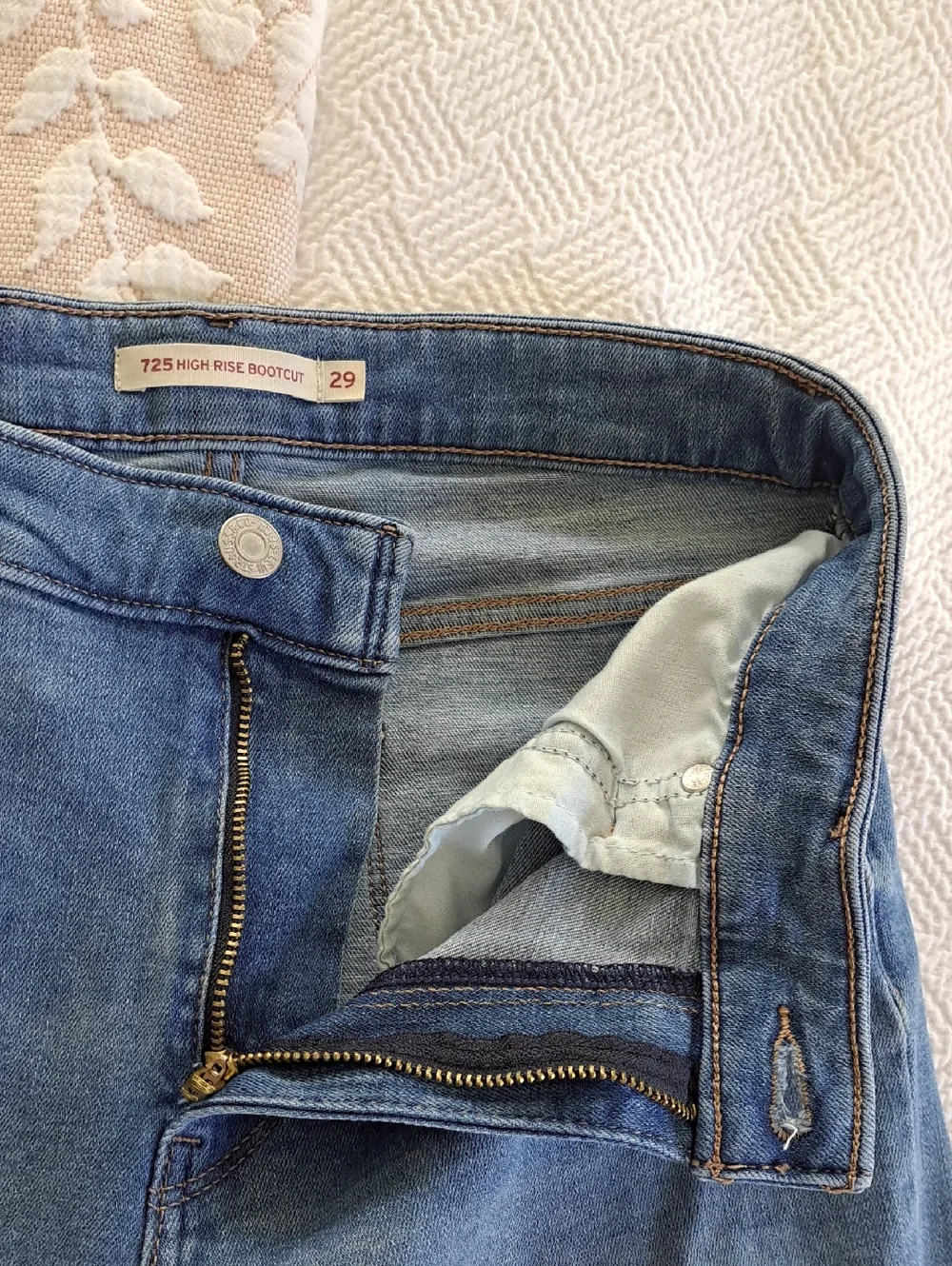 Levis trending brand